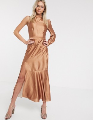 Karmelowa sukienka satynowa maxi (40)